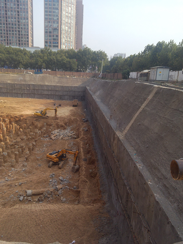 24米深基坑灌注桩+预应力锚索支护系统.jpg