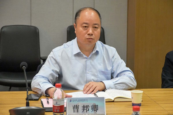南阳师范学院土木修建工程学院党委书记曹邦卿先容学院情形.JPG