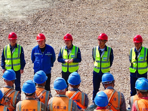 附件2：浇筑前对施工职员举行清静手艺交底 - 副本.jpg